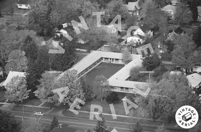 Summers Inn (Four Seasons Motel) - 1982 Aerial (newer photo)